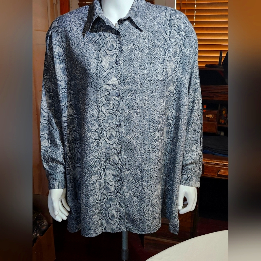 Kathryn Deene Long Sleeve Button Up Classic Snake Print Blouse  Womens 22/24
